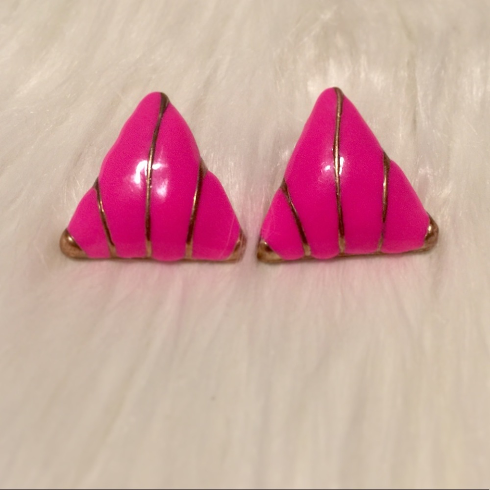 Hot pink triangle  retro earrings!